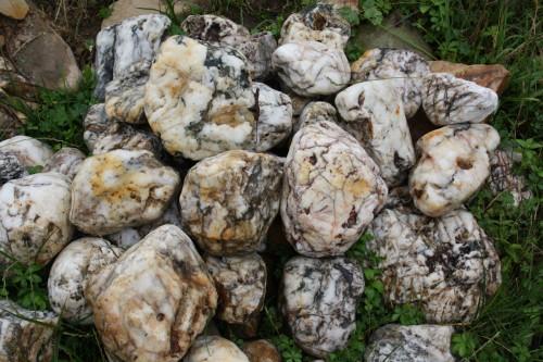 Кварцевый валунчик фр.100-300 мм.