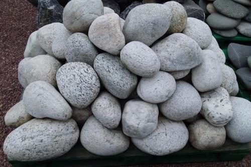 Бело-серый валунчик фр.100-300 мм.